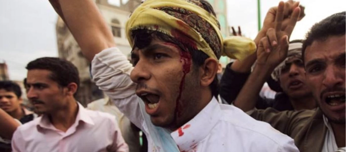 Εικόνες φρίκης από το Πακιστάν: 400 άνδρες προσπαθούν να βιάσουν γυναίκα (βίντεο)